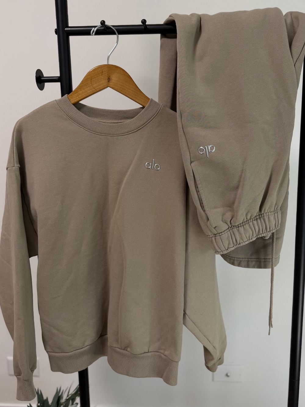 ALO Accolade Sweat Set Taupe XS/S Matching Crewneck Sweatpants
